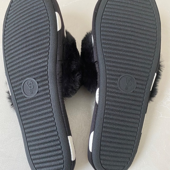 LOVELY LADIES “VICTORIA SECRET” SIZE M (7-8) SLIPPERS WITH MATCHING BAG~NEW - Picture 5 of 10